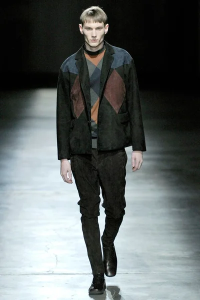 Look 14